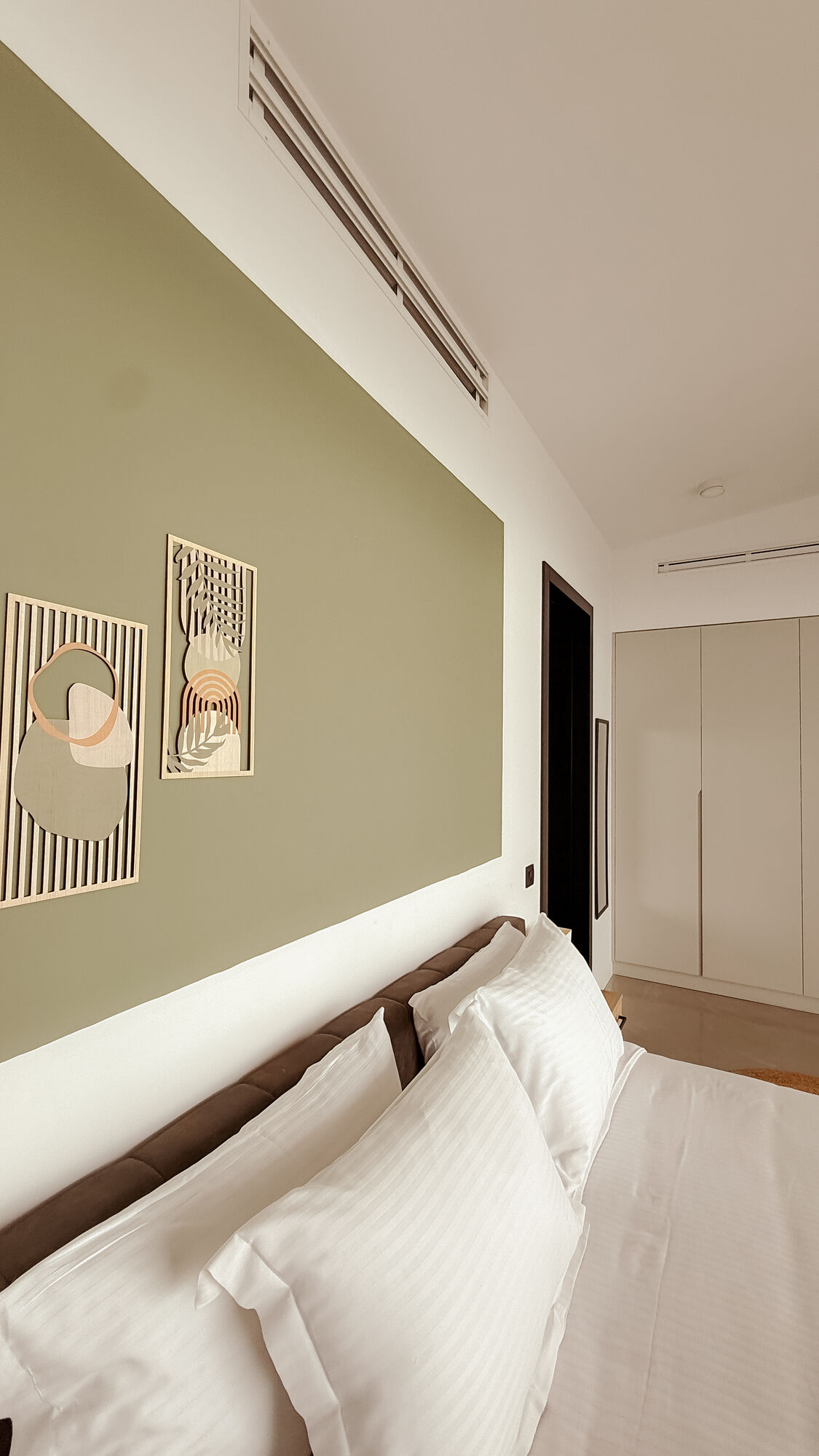 Bedroom one bed and linen